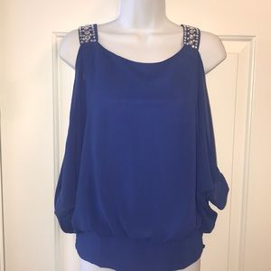 🆕 NWT women’s or Junior’s Sheer sexy blinged shoulder blouse